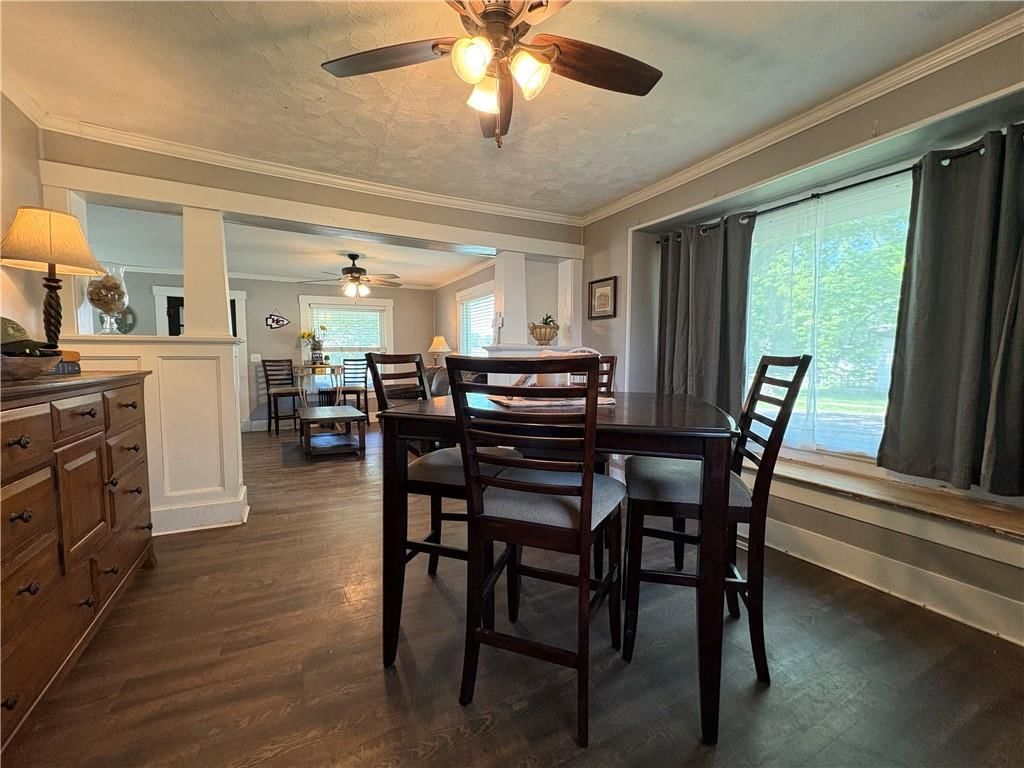 403 E Walnut Street — photo 9