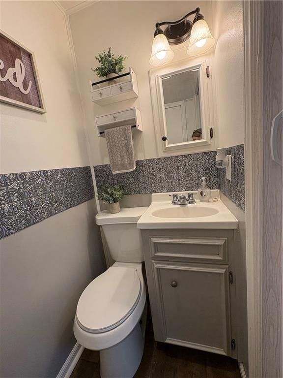 403 E Walnut Street — photo 12
