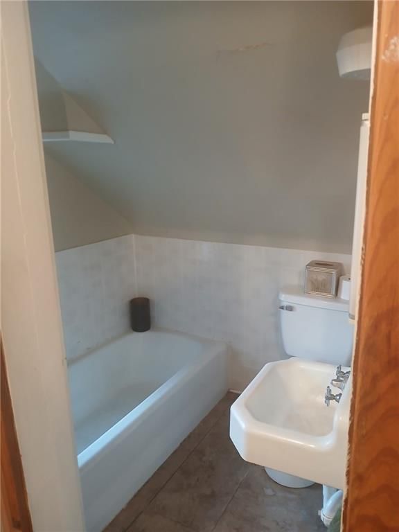 403 E Walnut Street — photo 18