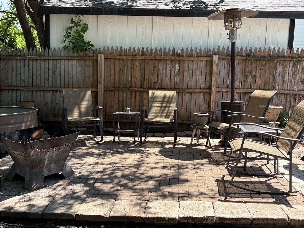 403 E Walnut Street — photo 21