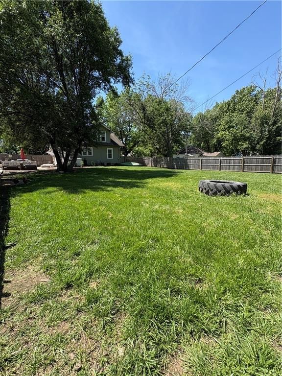 403 E Walnut Street — photo 24