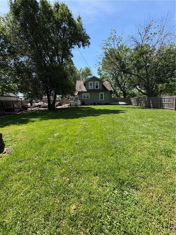 403 E Walnut Street — photo 26