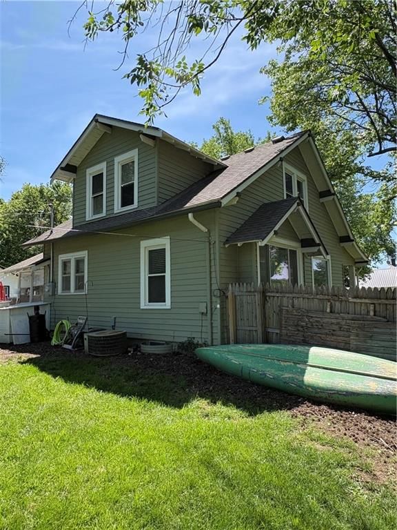 403 E Walnut Street — photo 29