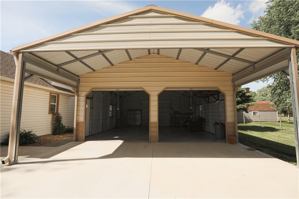 202 Howard Road — photo 2