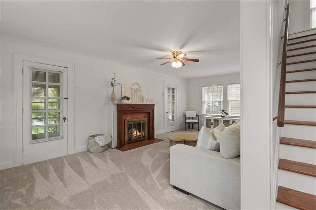 1525 W Lexington Avenue — photo 5
