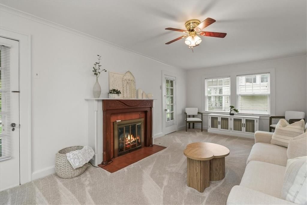 1525 W Lexington Avenue — photo 6