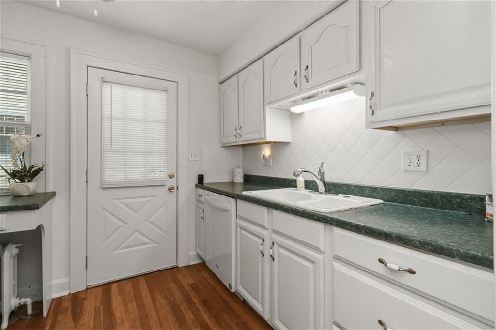 1525 W Lexington Avenue — photo 14