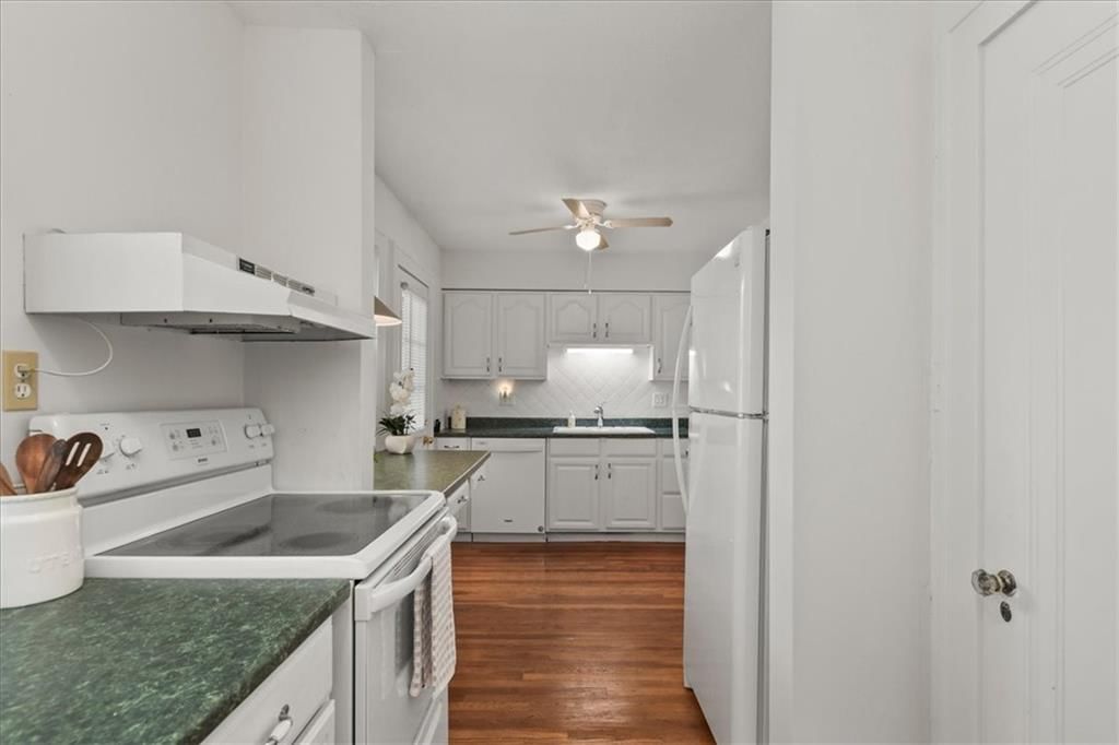 1525 W Lexington Avenue — photo 17