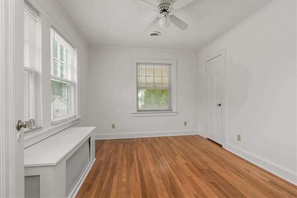 1525 W Lexington Avenue — photo 22