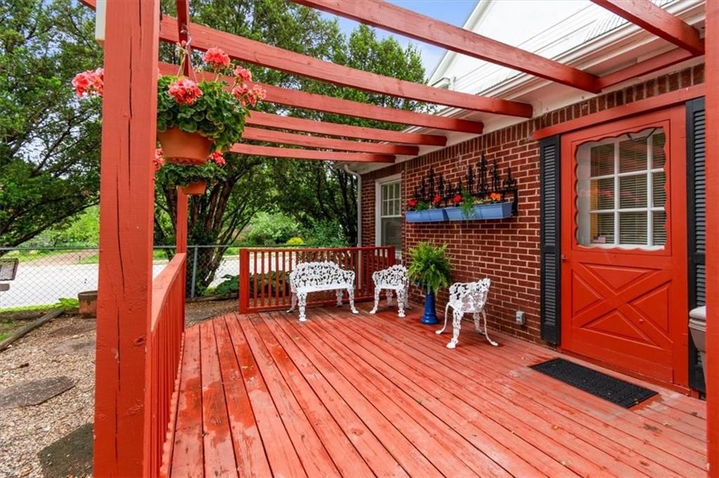 1525 W Lexington Avenue — photo 26