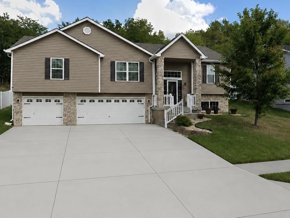623 S Kisner Drive — photo 1