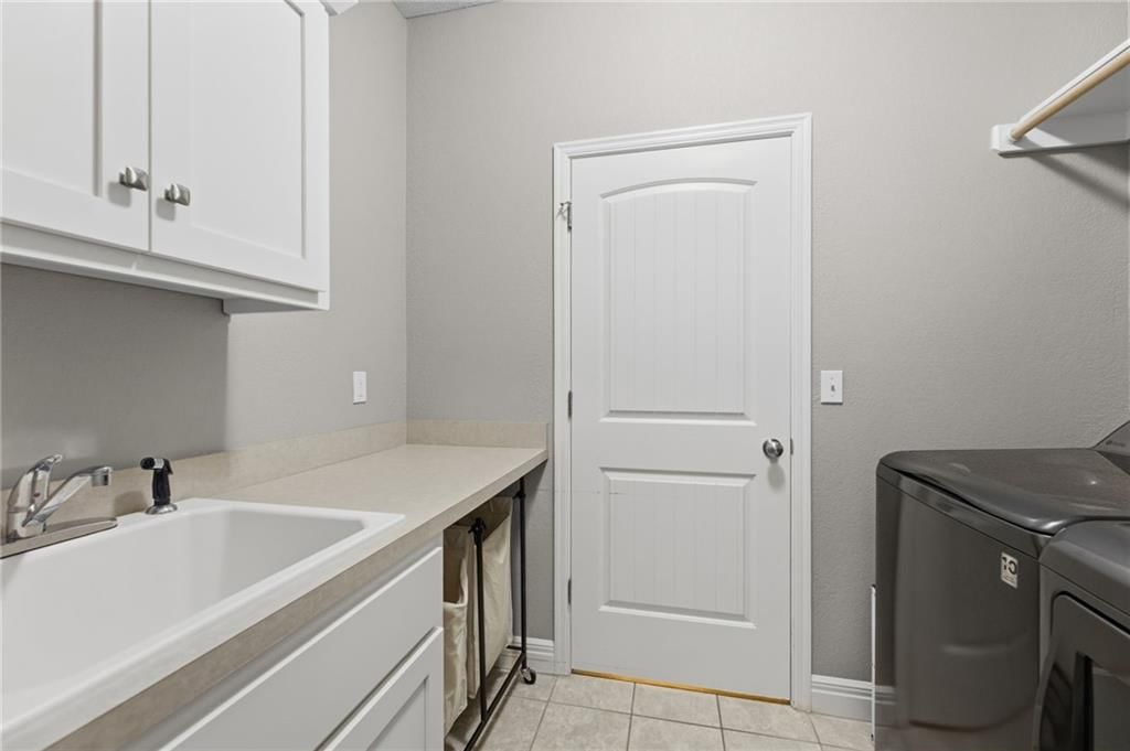 7019 Apache Drive — photo 19