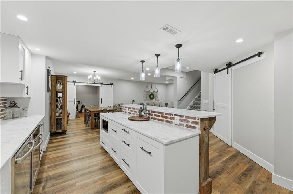 7019 Apache Drive — photo 32