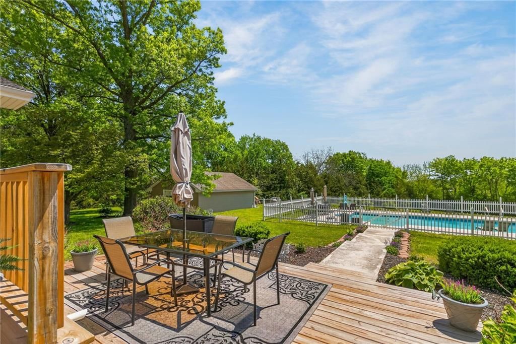 12918 Lakeland Drive — photo 9