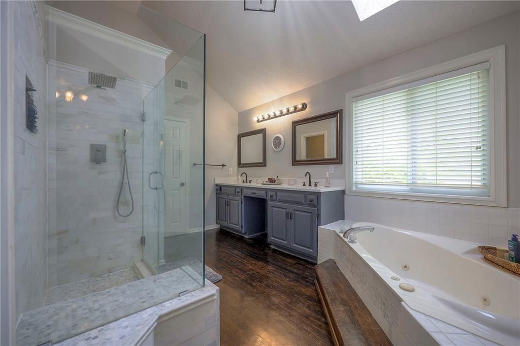8112 W 129th Street — photo 12