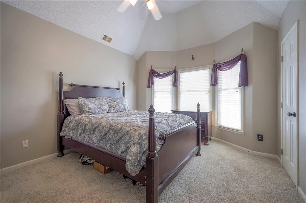 8112 W 129th Street — photo 13
