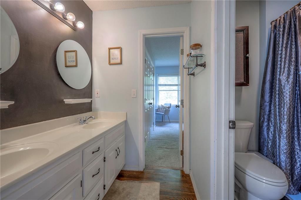 8112 W 129th Street — photo 16