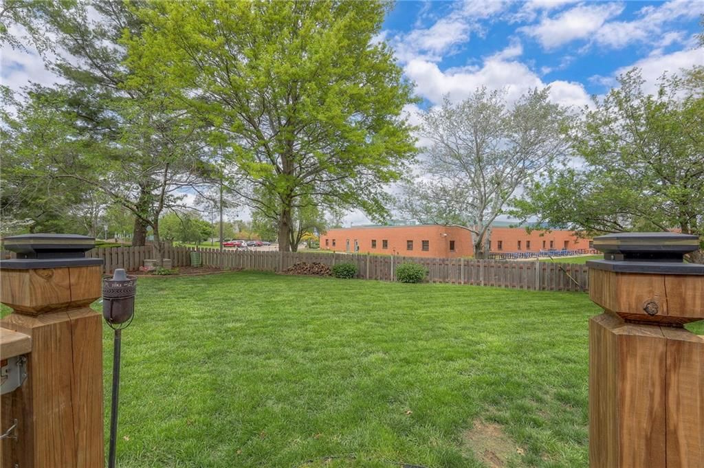 8112 W 129th Street — photo 22