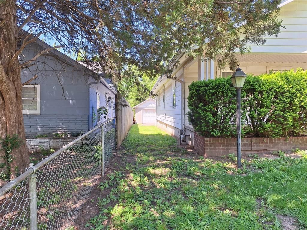 210 N Glenwood Avenue — photo 7