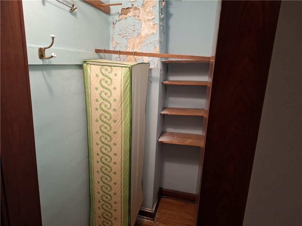 210 N Glenwood Avenue — photo 11