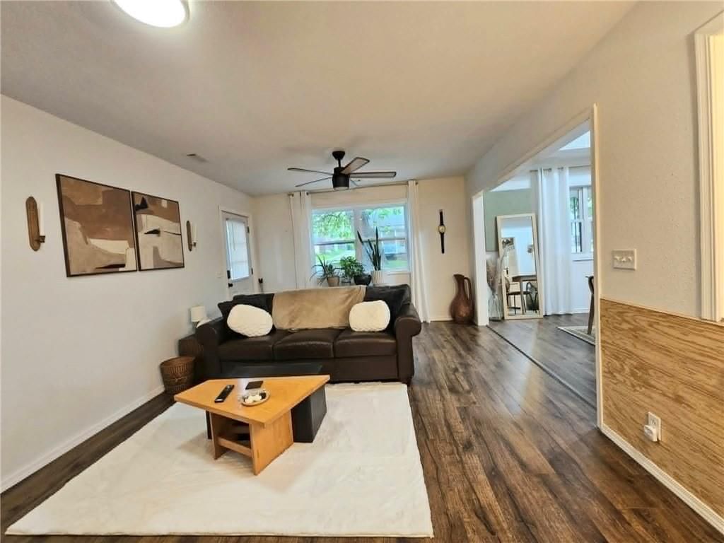608 W 8th Street — photo 5