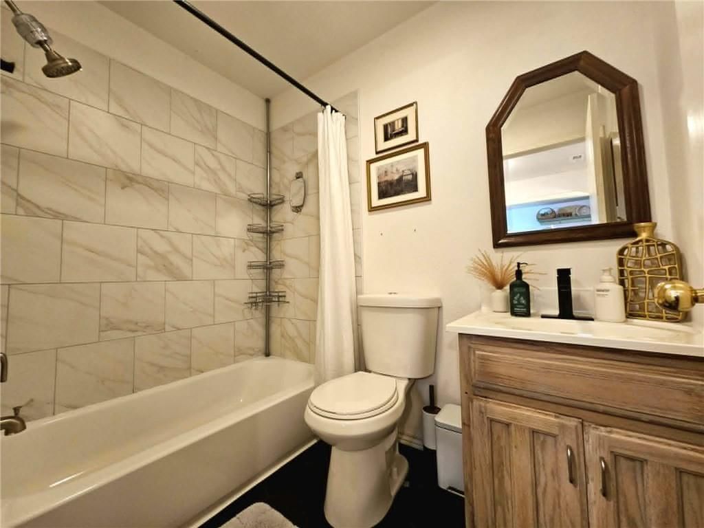 608 W 8th Street — photo 15