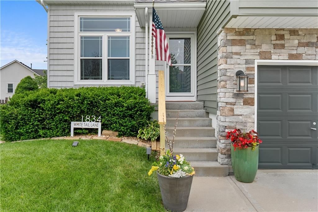 1834 White Tail Lane — photo 3