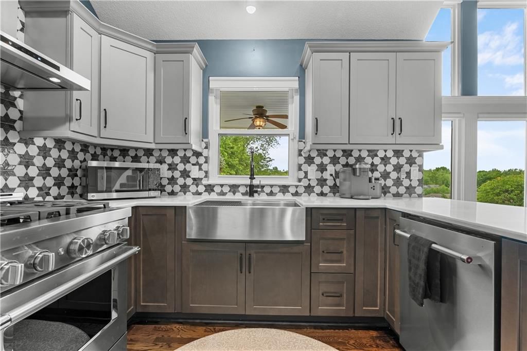 1834 White Tail Lane — photo 9