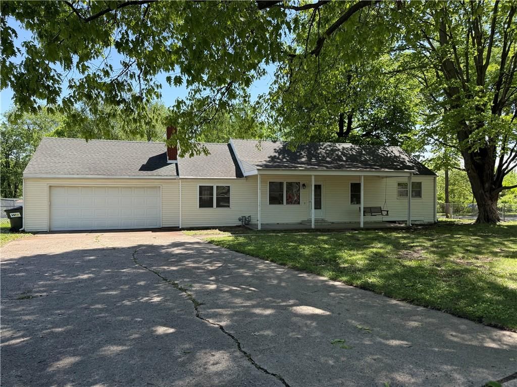 13227 Bennington Avenue — photo 2