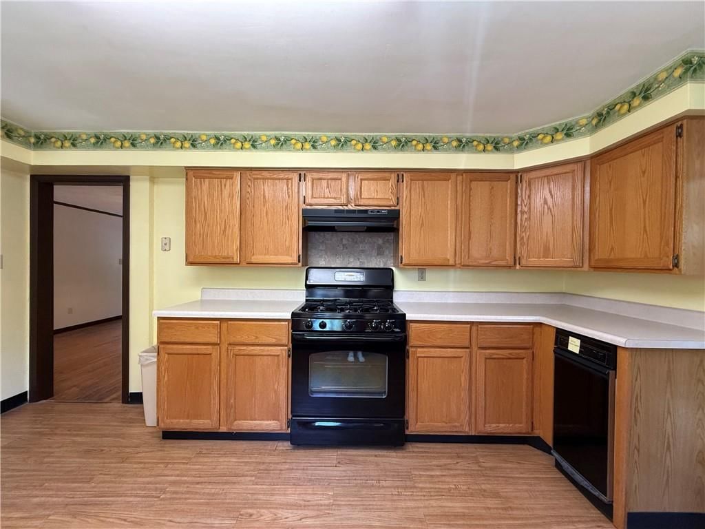 13227 Bennington Avenue — photo 5