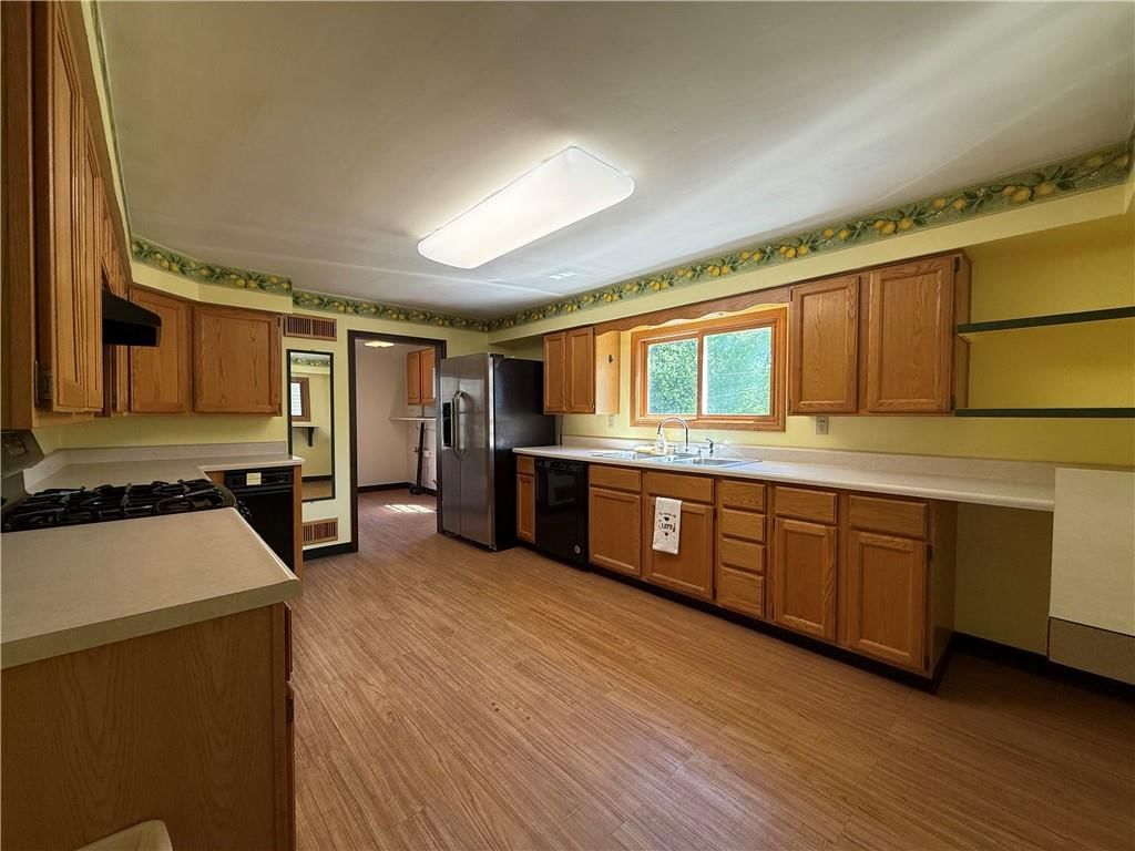 13227 Bennington Avenue — photo 7