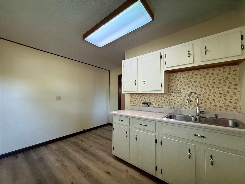 13227 Bennington Avenue — photo 34