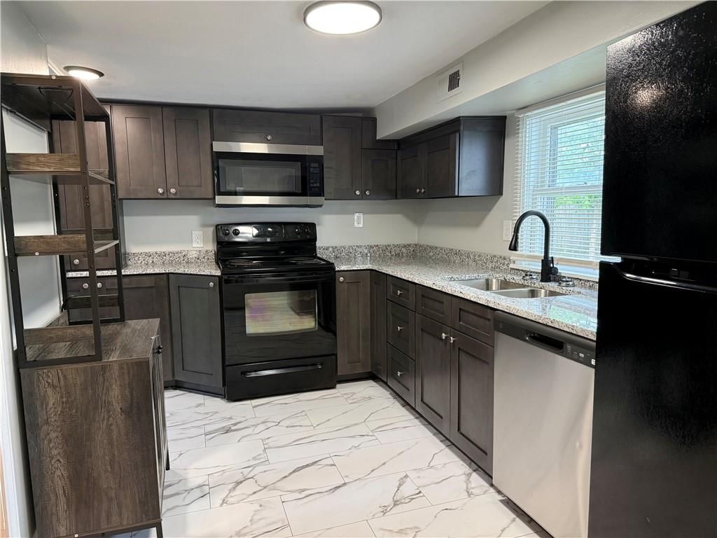 805 S Logan Street — photo 3