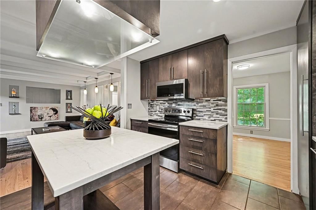 6300 Beverly Drive — photo 11