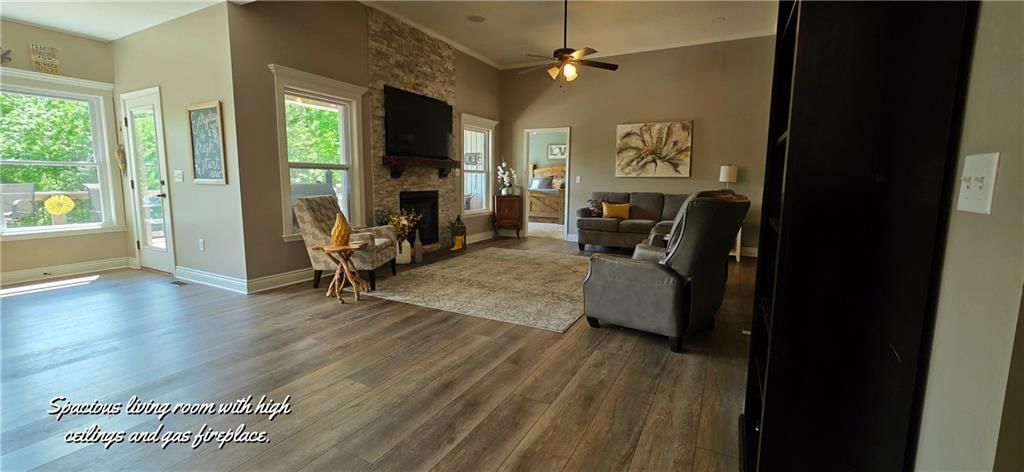 18340 Selwyn Drive — photo 4