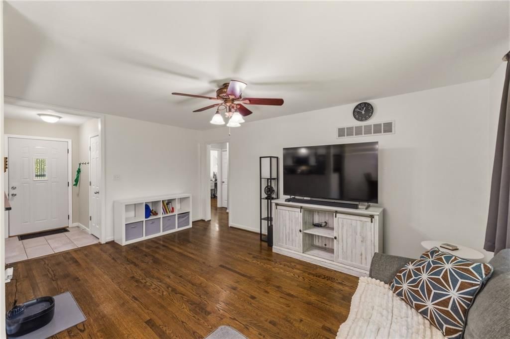 2102 E 87th Street — photo 15