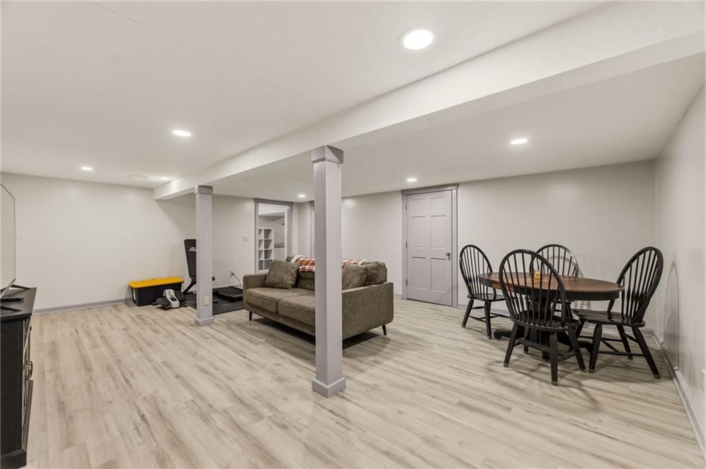 2102 E 87th Street — photo 36
