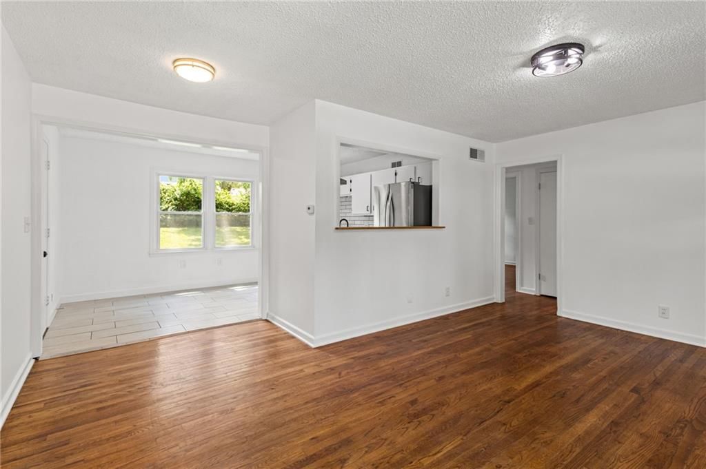 3605 NE 52nd Terrace — photo 8