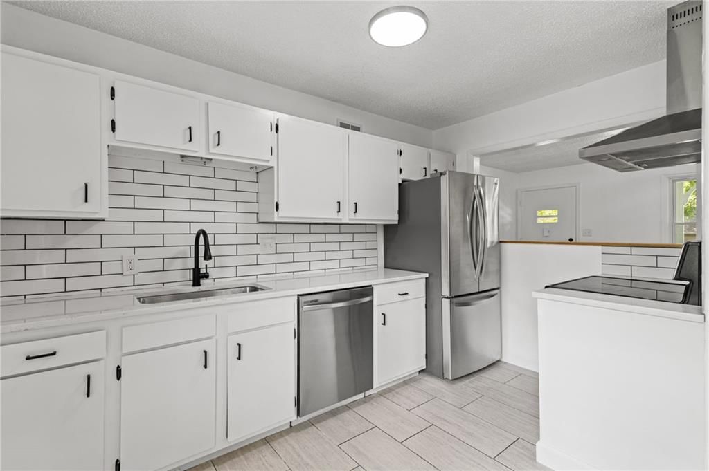 3605 NE 52nd Terrace — photo 12