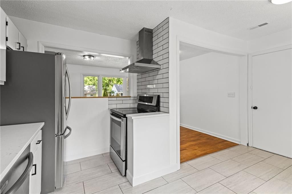 3605 NE 52nd Terrace — photo 13