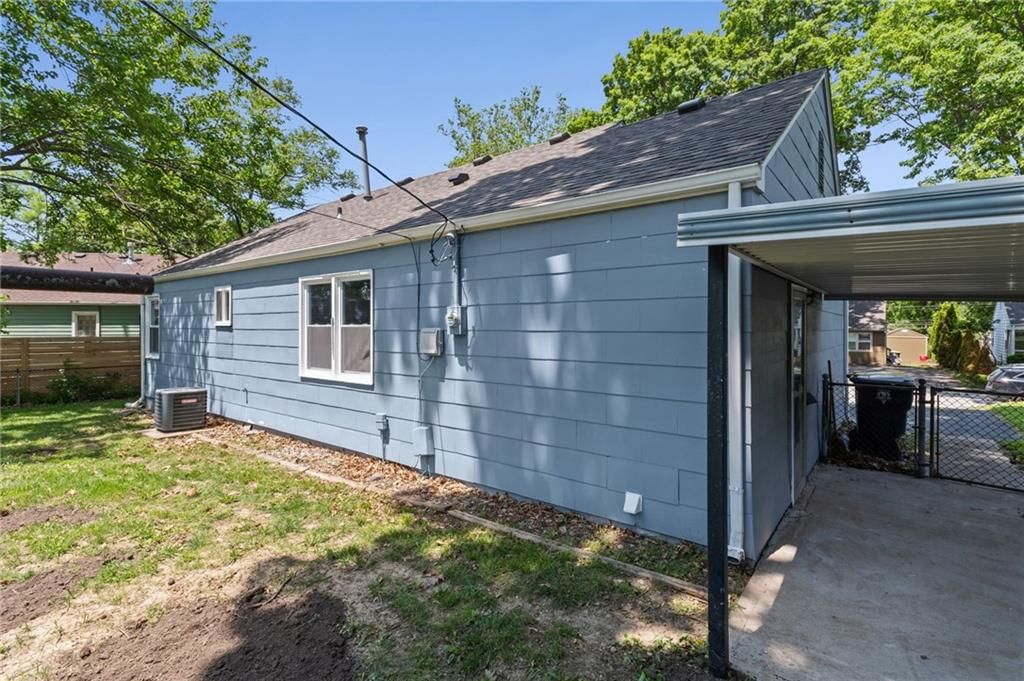 3605 NE 52nd Terrace — photo 24