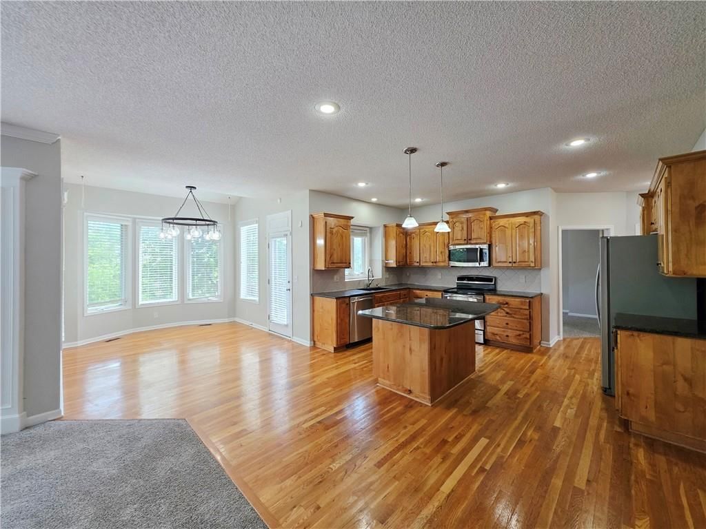 4415 Silverheel Street — photo 13