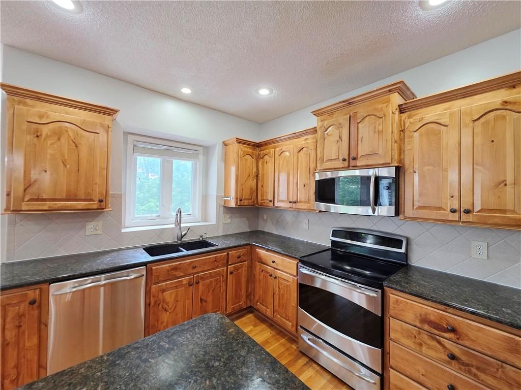 4415 Silverheel Street — photo 14