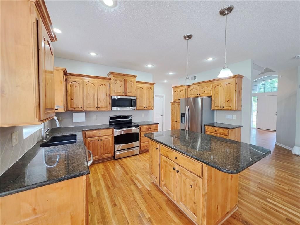 4415 Silverheel Street — photo 15