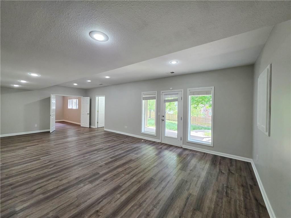 4415 Silverheel Street — photo 25