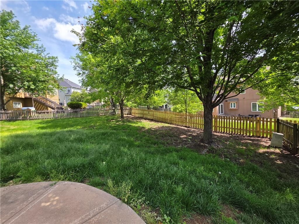 4415 Silverheel Street — photo 30