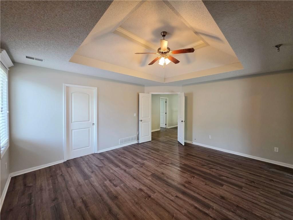 4415 Silverheel Street — photo 34
