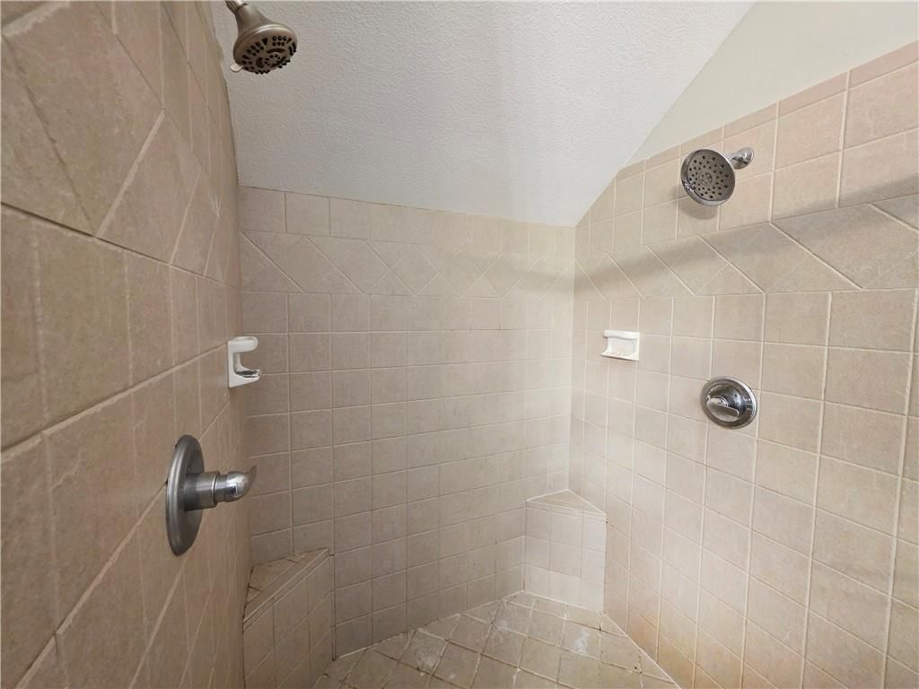 4415 Silverheel Street — photo 38