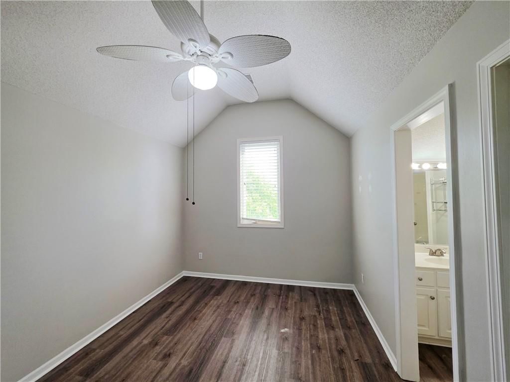 4415 Silverheel Street — photo 40