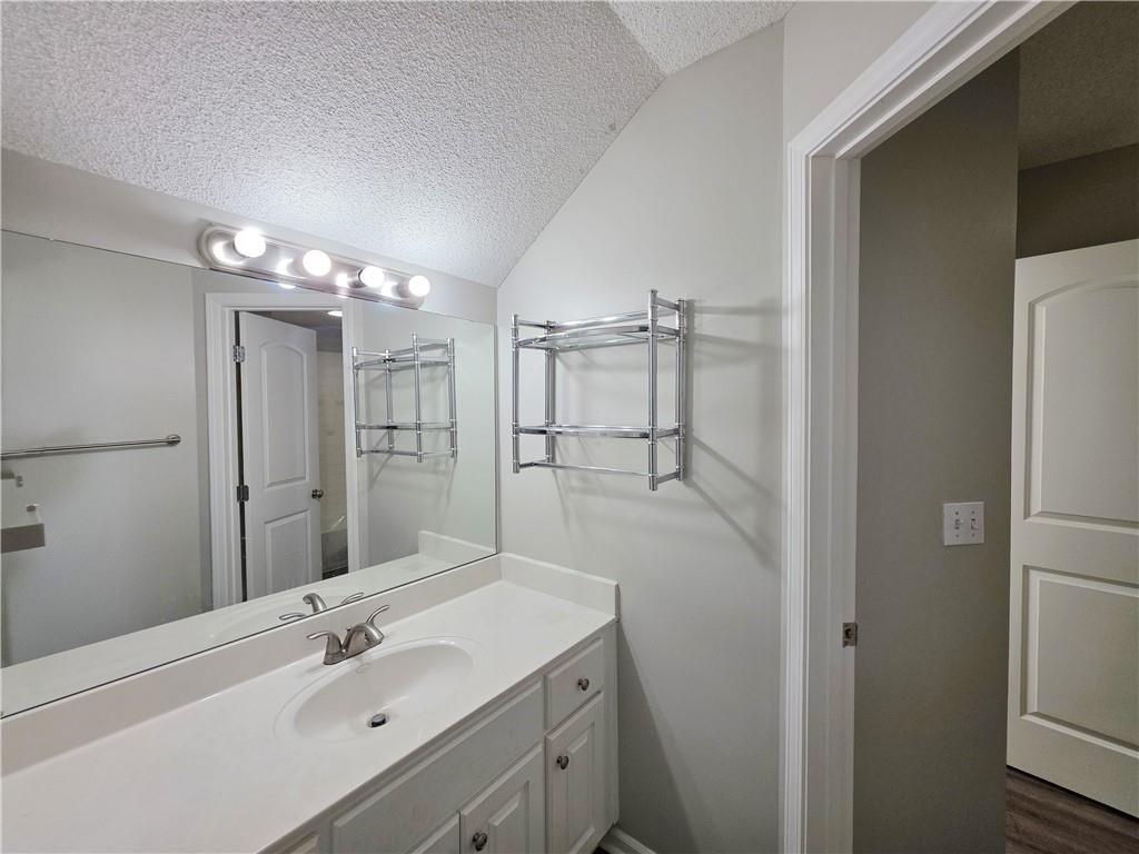 4415 Silverheel Street — photo 42